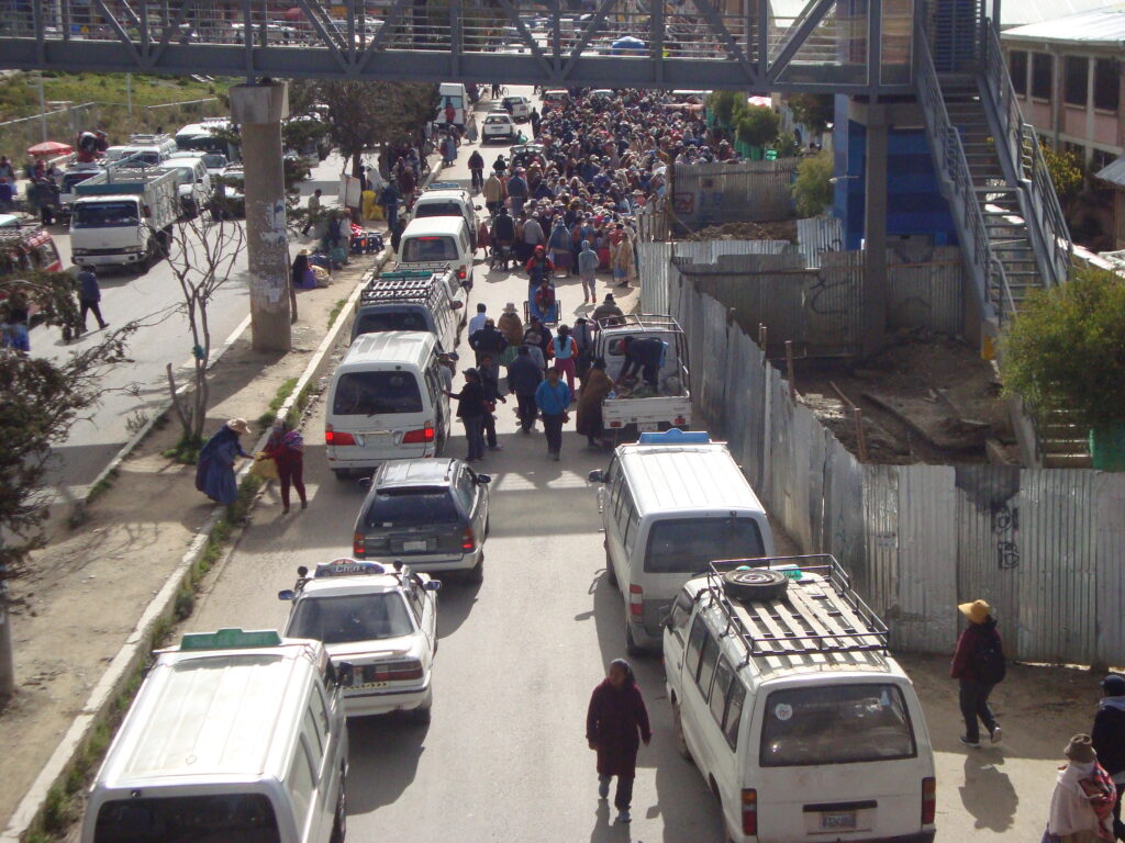 Cierre de vías causan perjuicios al comercio en la Extranca de Rio Seco
